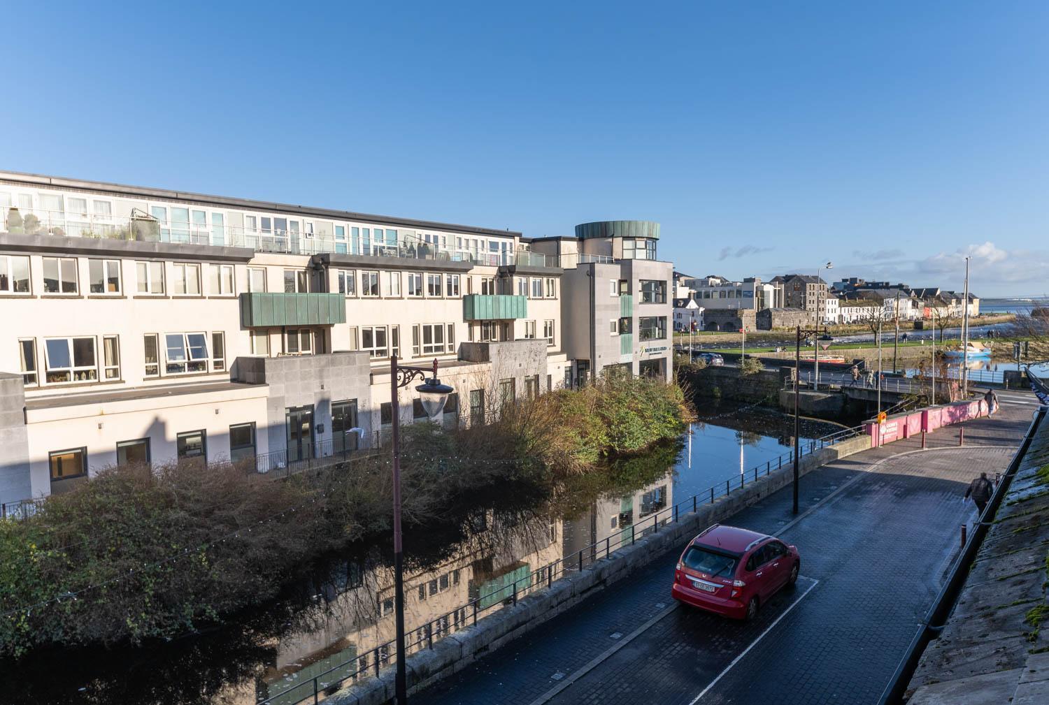 גלוואיי Modern Canal View Home, In City Centre, Sleeps 8 מראה חיצוני תמונה